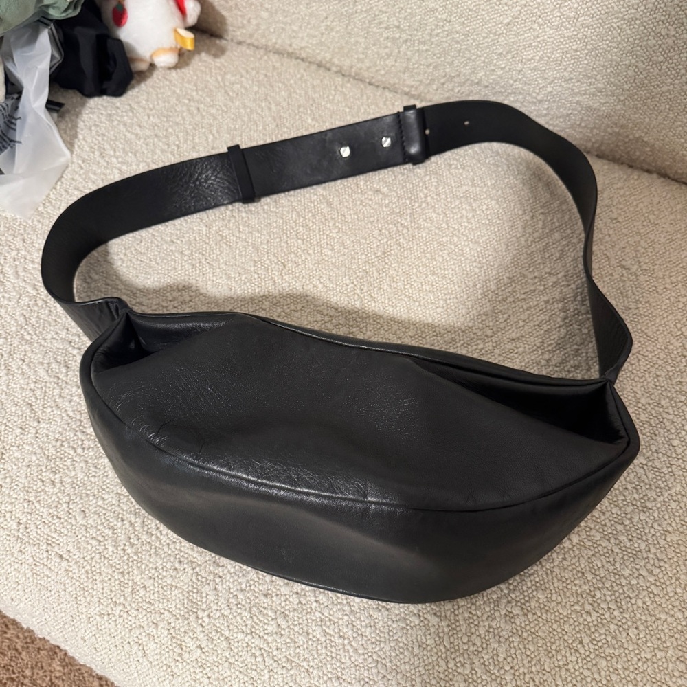 COS Swing Crossbody Leather in Black